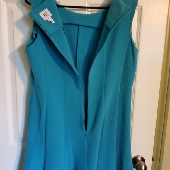 blue dress - Picture 5 of 10